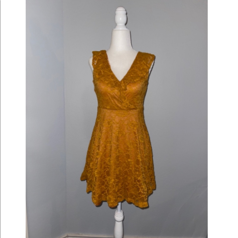 Forever 21 Floral Lace Mini Dress